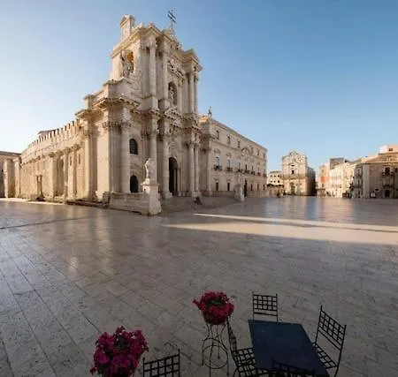 Ortigia Charme Piazza Duomo * Syracuse